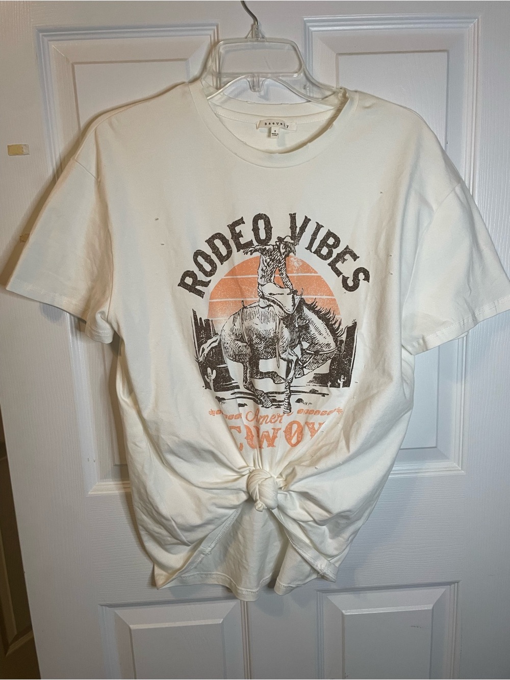 Rodeo Vibes Graphic Tee — Cream Short-Sleeve women’s small